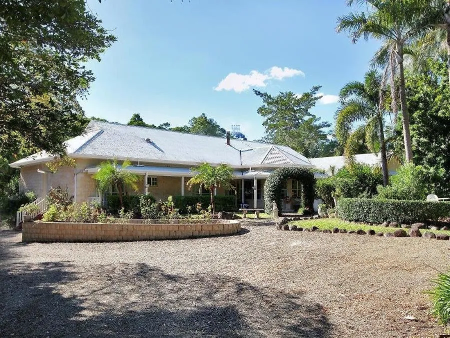 Noosa Valley Manor B&B Doonan Bed & Breakfast